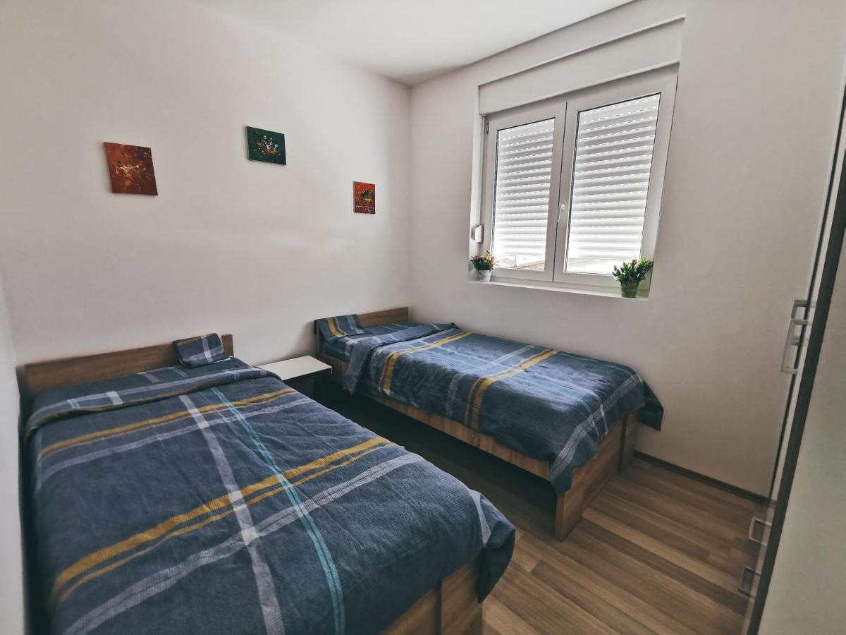 Cozy Corner Apartments - Free Parking & Wi-Fi Чуприя Экстерьер фото
