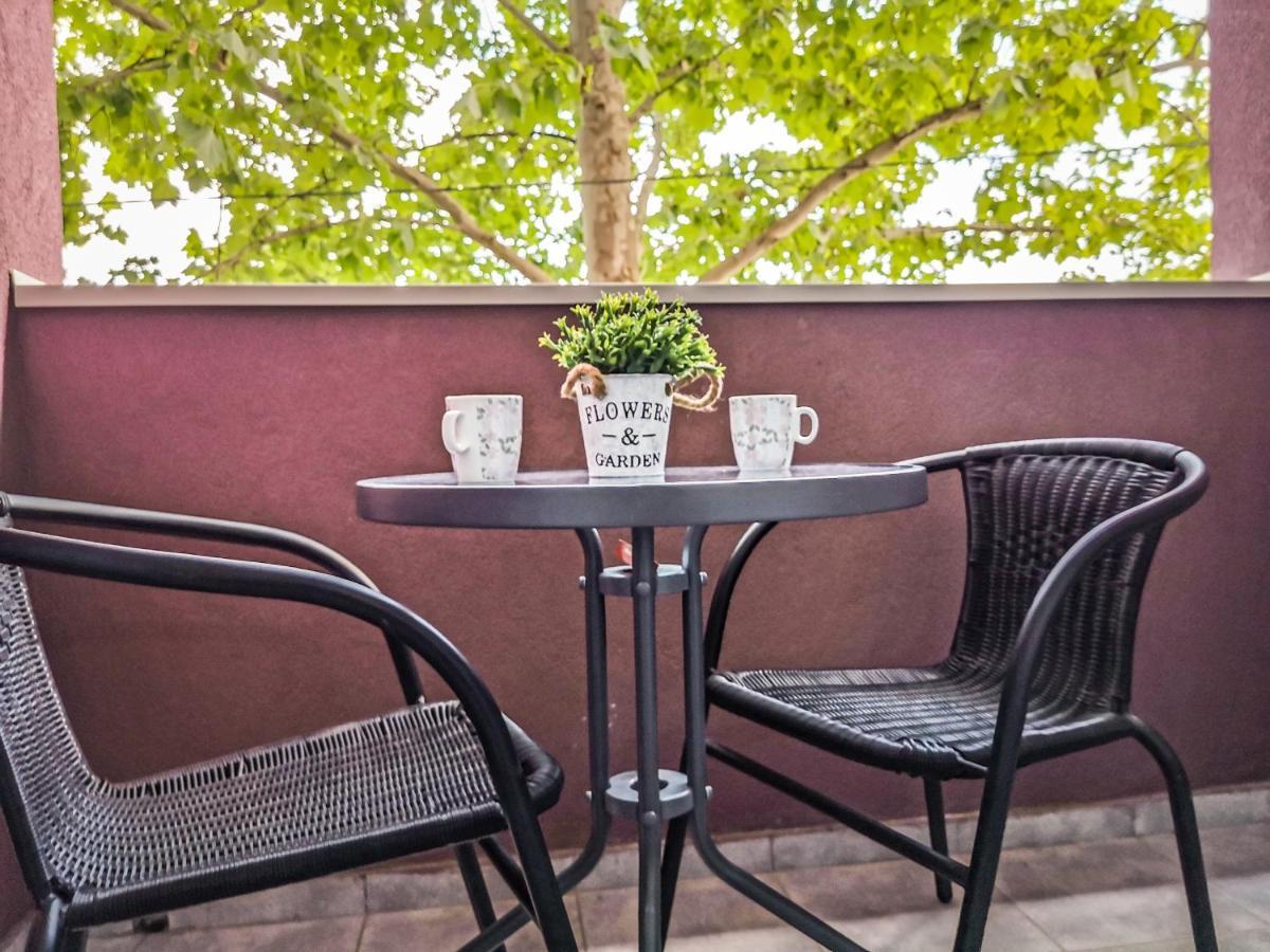 Cozy Corner Apartments - Free Parking & Wi-Fi Чуприя Экстерьер фото