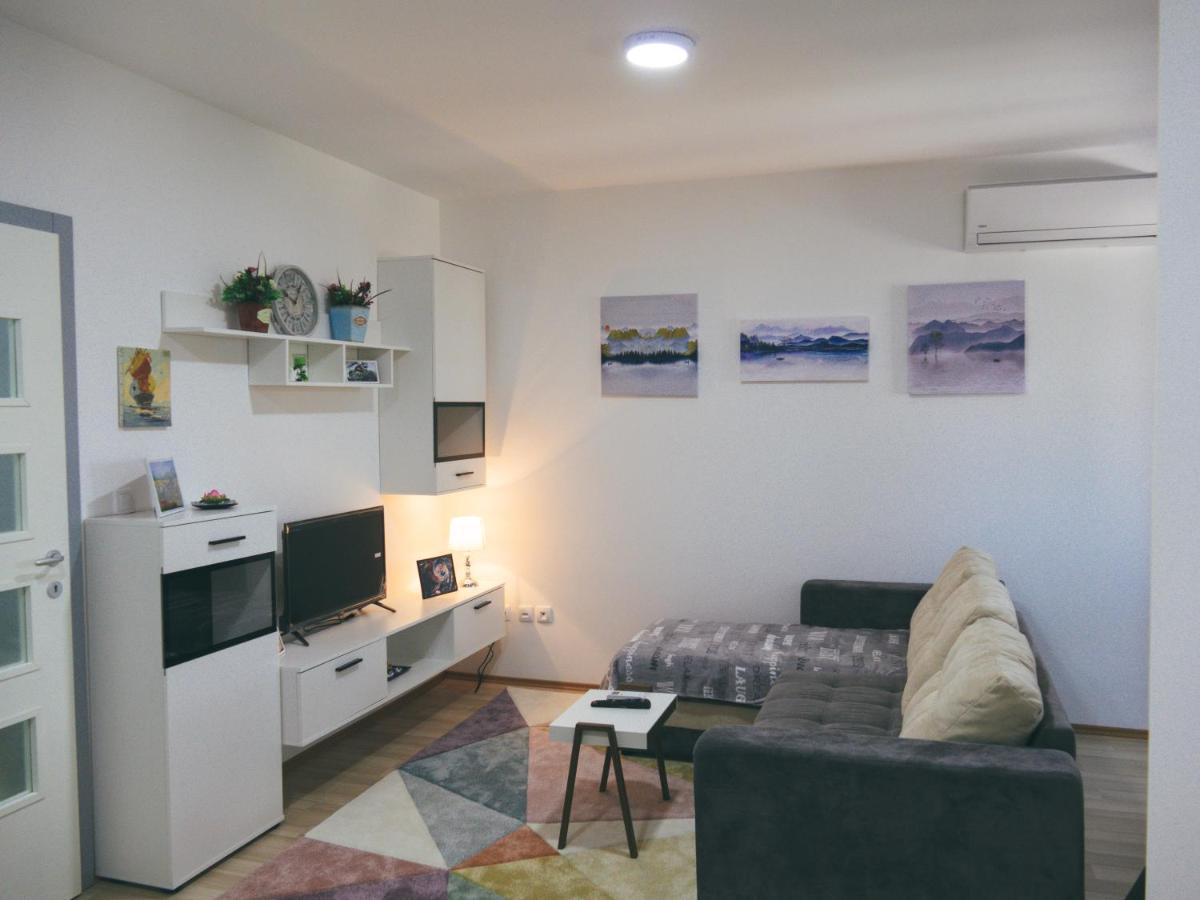 Cozy Corner Apartments - Free Parking & Wi-Fi Чуприя Экстерьер фото