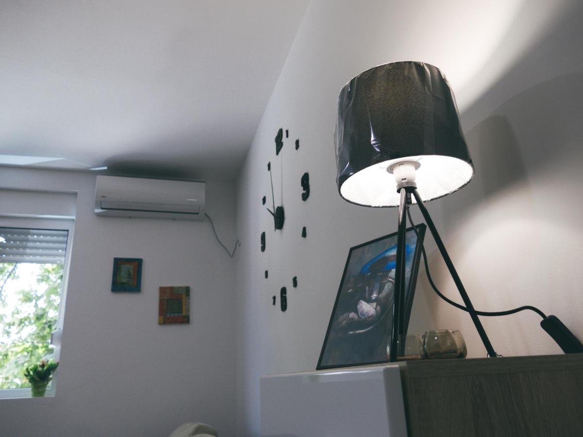 Cozy Corner Apartments - Free Parking & Wi-Fi Чуприя Экстерьер фото