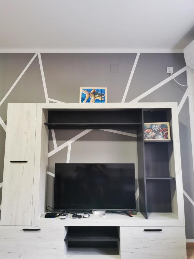 Cozy Corner Apartments - Free Parking & Wi-Fi Чуприя Экстерьер фото